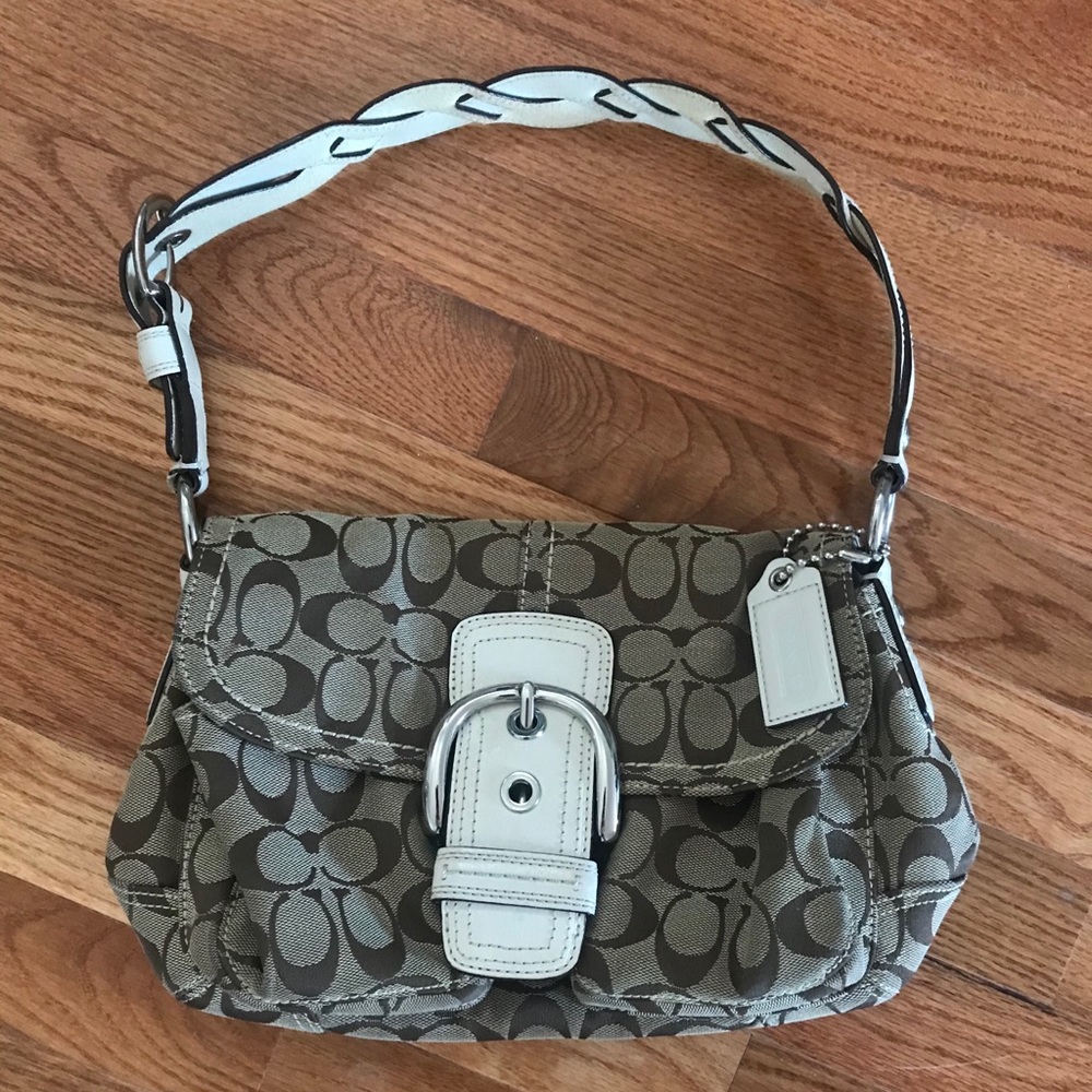 Coach purse- used in excellent/like new condition